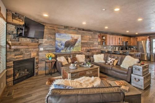 Updated Condo with Patio Near 3 Ski Resorts!