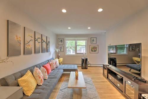 Bright and Airy Apartment with Balcony about 20 Mi to NYC!