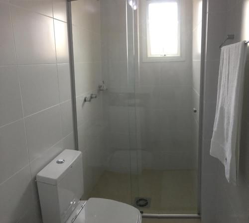 609-Apartamento Decorado Encantador, mobiliado, amplo com 1 vaga de garagem, excelente localização no Rebouças