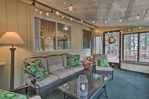 Rustic Hideaway with Lake Access, 3 Mi to Ski!