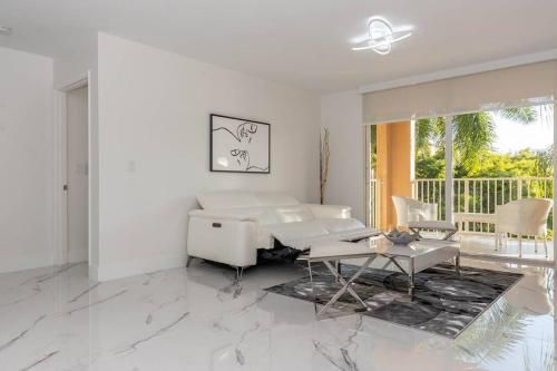 Yacht Club at Aventura Lux 2 Bed 2 Bath Brand New 2021