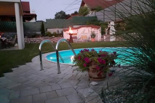 Outdoor Pictures 1
