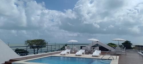 Flat 112 equipado na beira mar de Tambaú