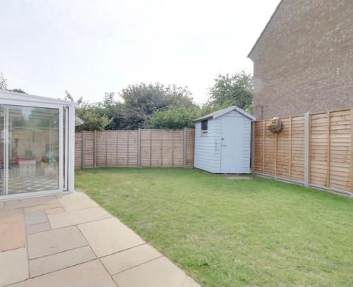 Modern and spacious open plan bungalow