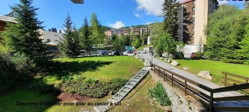 Outdoor Pictures 24