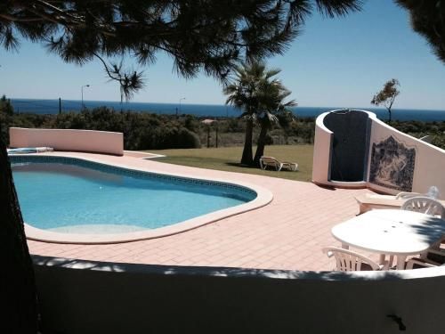 Luxurious villa with beautiful see views & spacious garden