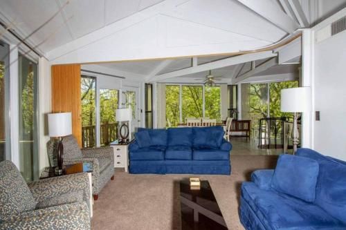 Unit 9 - Treetop 2 Bedroom Villa