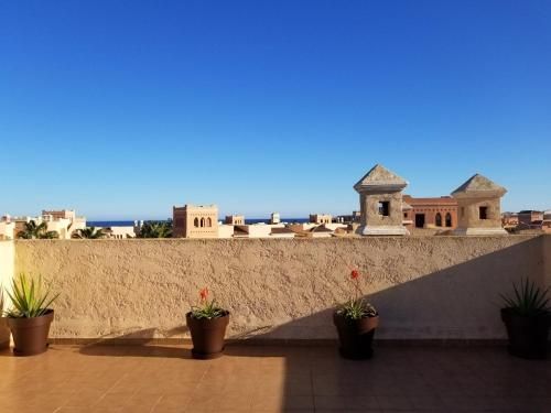 Attic apartment in Vera Beach with wifi and air-conditioning