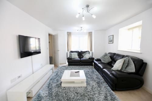 Large Stylish Cambridge House (4BR/Free Parking)