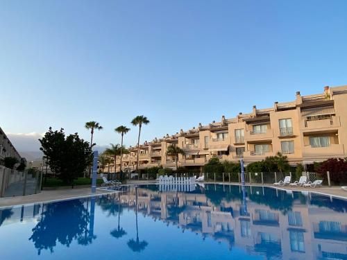 Tejita by the pool, 2min walk to sea