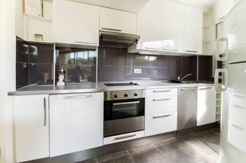NICE FLAT WITH GARDENS 10 MNS CROISETT