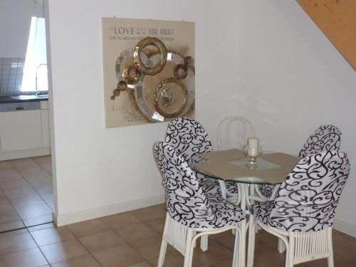 Zimmer 6 + 7+ 8 zusammen 1 Apartment