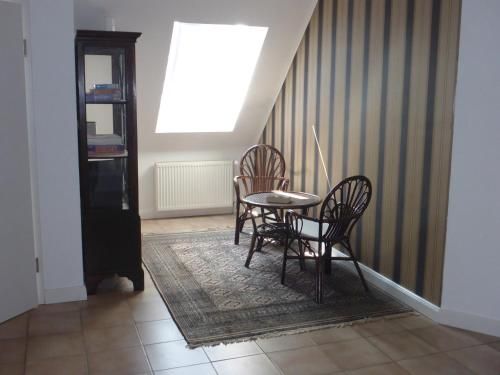 Zimmer 6 + 7+ 8 zusammen 1 Apartment