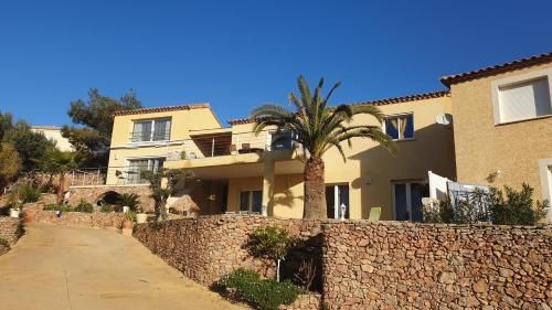 havre de paix dans jardin méditerranéen