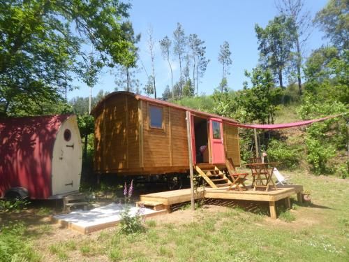 Rosa - Gypsy Caravan / Shepherds Hut, Eco-living & RIVER VIEWS