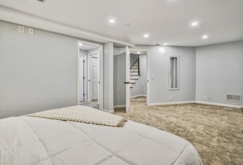 NEW Modern 5BR House in Monument Near USAFA, Park