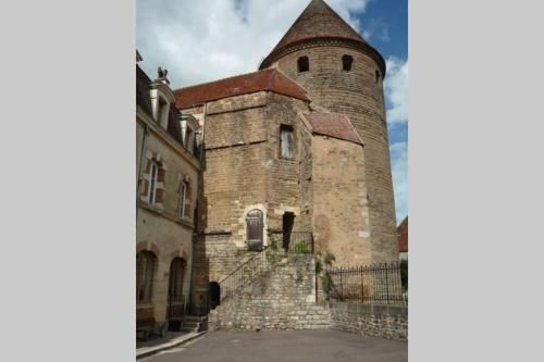 Burgondy Medieval city Studio 3***
