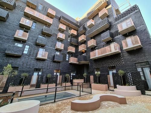 Johannesburg City Building Free WiFi and Swimming pool