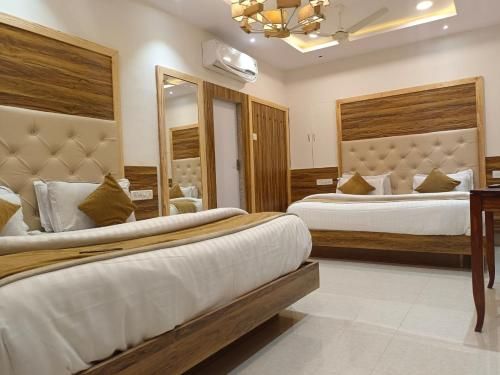 HOTEL GOLDEN VEENA- MOUNT ABU- 1 km FROM NAKKI LAKE