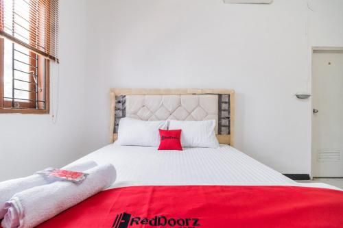 RedDoorz near Terminal Bubulak Bogor