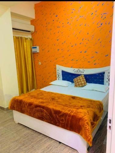 OYO 93262 A-1 Hotel