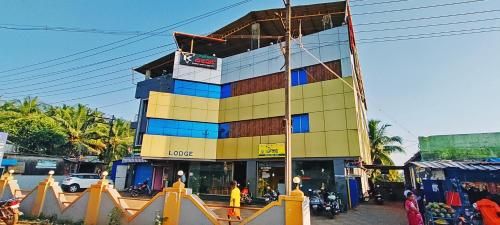 STAYMAKER Hotel Keerthi