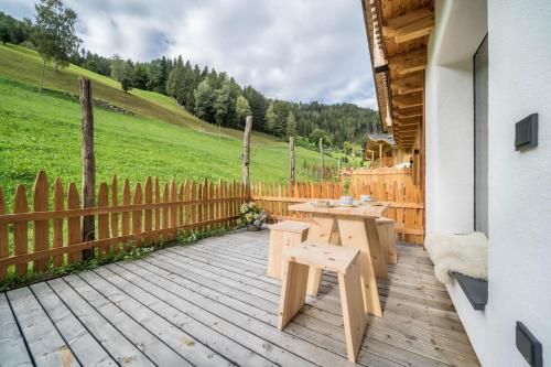 Outdoor Pictures 24