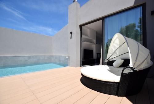 Casa Lou, architect villa with heated pool at Begur, 470m2