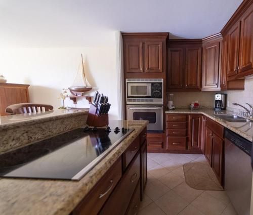 Hale Mokulani Condo