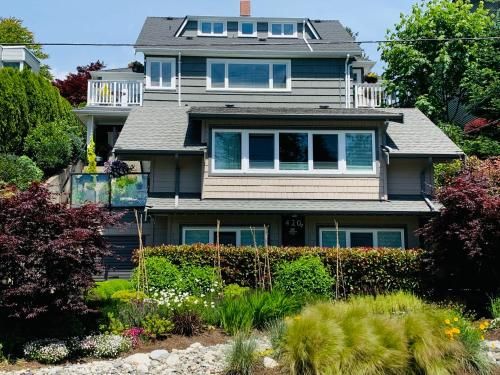 Crystal's View Bed & Breakfast