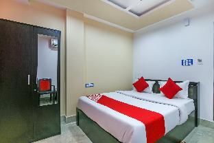 OYO 70909 Hotel Singh Palace