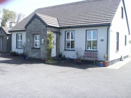 Toomullin House Accommodation