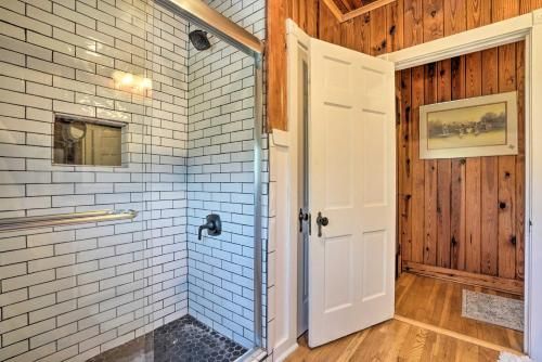 Spacious Lake Placid House with Diving Board!