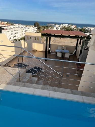 Atico con piscina privada vistas al mar