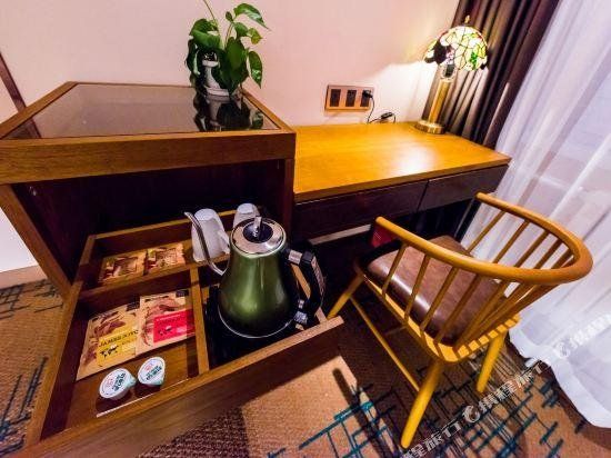 James Joyce Coffetel Changchun People's Square