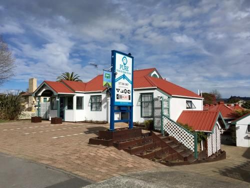 PURE Motel & Guest House