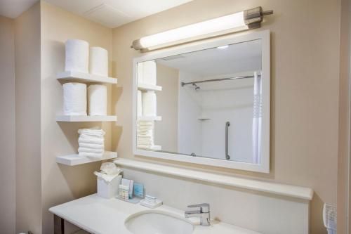 Hampton Inn and Suites Yonkers Westchester