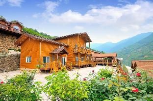 Gurye Jeonmangjoeunjip Pension