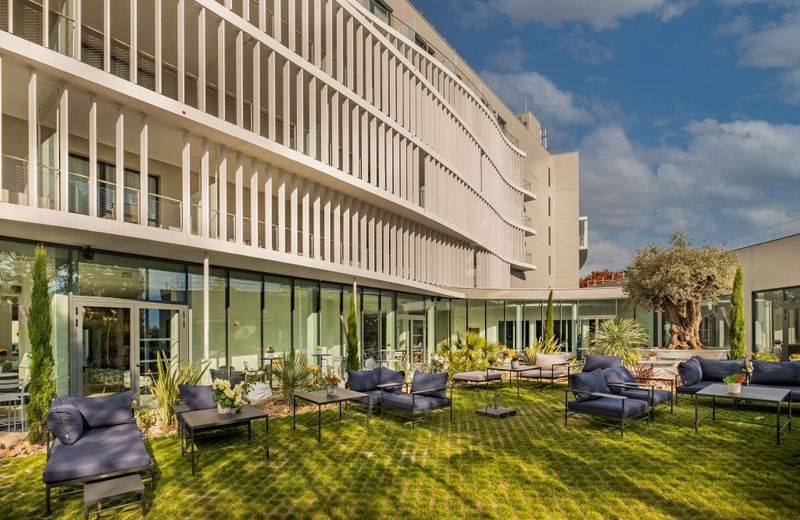 GOLDEN TULIP LYON OUEST TECHLID Hotel & Spa