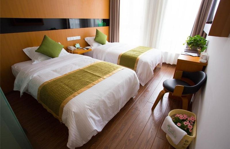Vatica Fuyang Linquan South Jiefang Road Hotel.