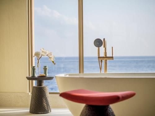 Intercontinental Maldives Maamunagau Resort with Club benefits - IHG Hotel