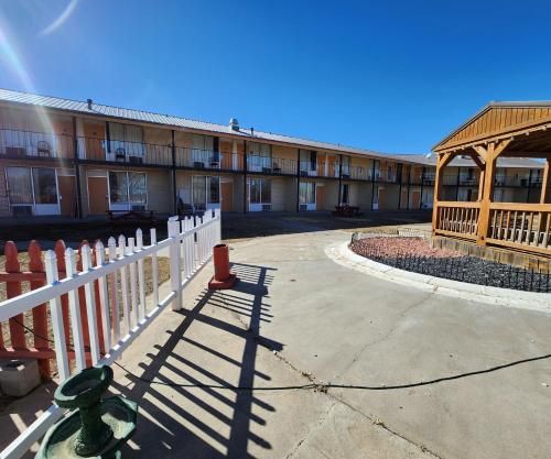 Knights Inn - Oakley, KS
