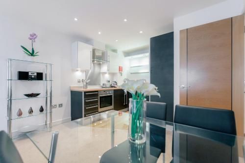 Roomspace Serviced Apartments - Abbot's Yard