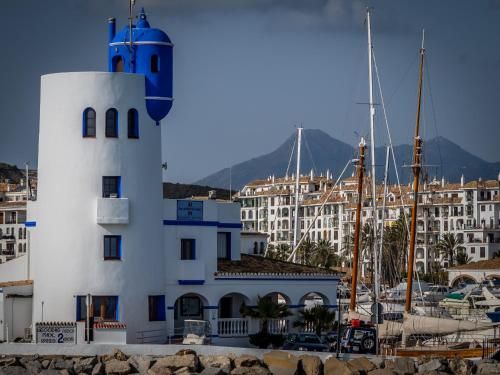 2173-Superb apt with amazing seaview