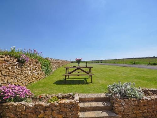 Cliff Farm No. 2 Cottage, BURTON BRADSTOCK