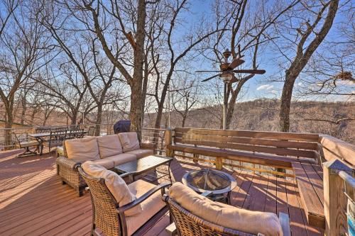 Pet-Friendly Grand Lake House with Dock and Kayaks!