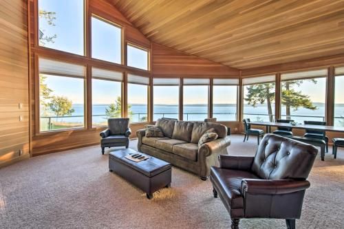 Marrowstone Island Home on Puget Sound with Mtn Views