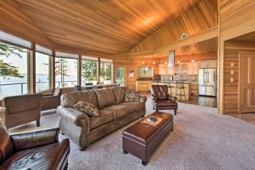 Marrowstone Island Home on Puget Sound with Mtn Views