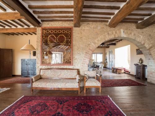 Vintage Holiday Home in Collazzone with Swimming Pool
