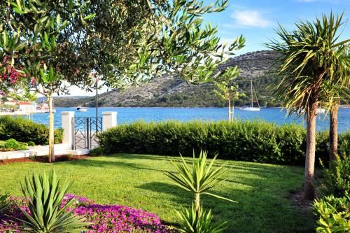Outdoor Pictures 24
